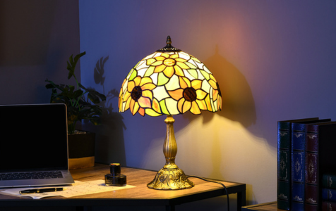 THE ARTISTIC TABLE LAMP