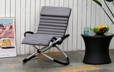 Folding zero gravity chair