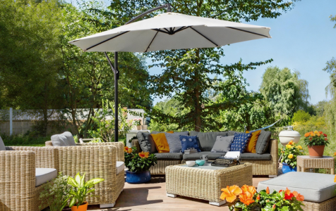 Offset cantilever parasol