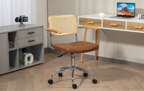 Minimalistischer Bürostuhl