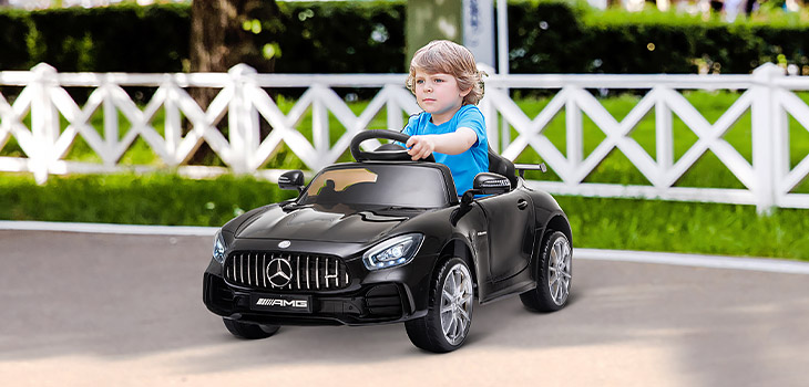 L'emblématique Mercedes-AMG GT R, adaptée aux jeunes coureurs