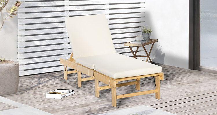 Chaises longues en bois : L'élégance intemporelle à l'extérieur