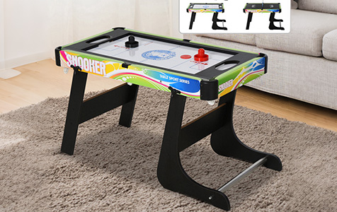 Une table pleine de jeux pour toute la famille