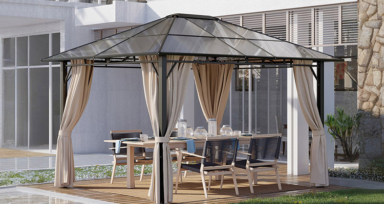 Pérgola com cobertura em policarbonatoto