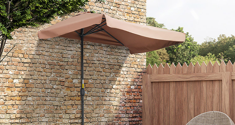 Umbrelă semicirculară