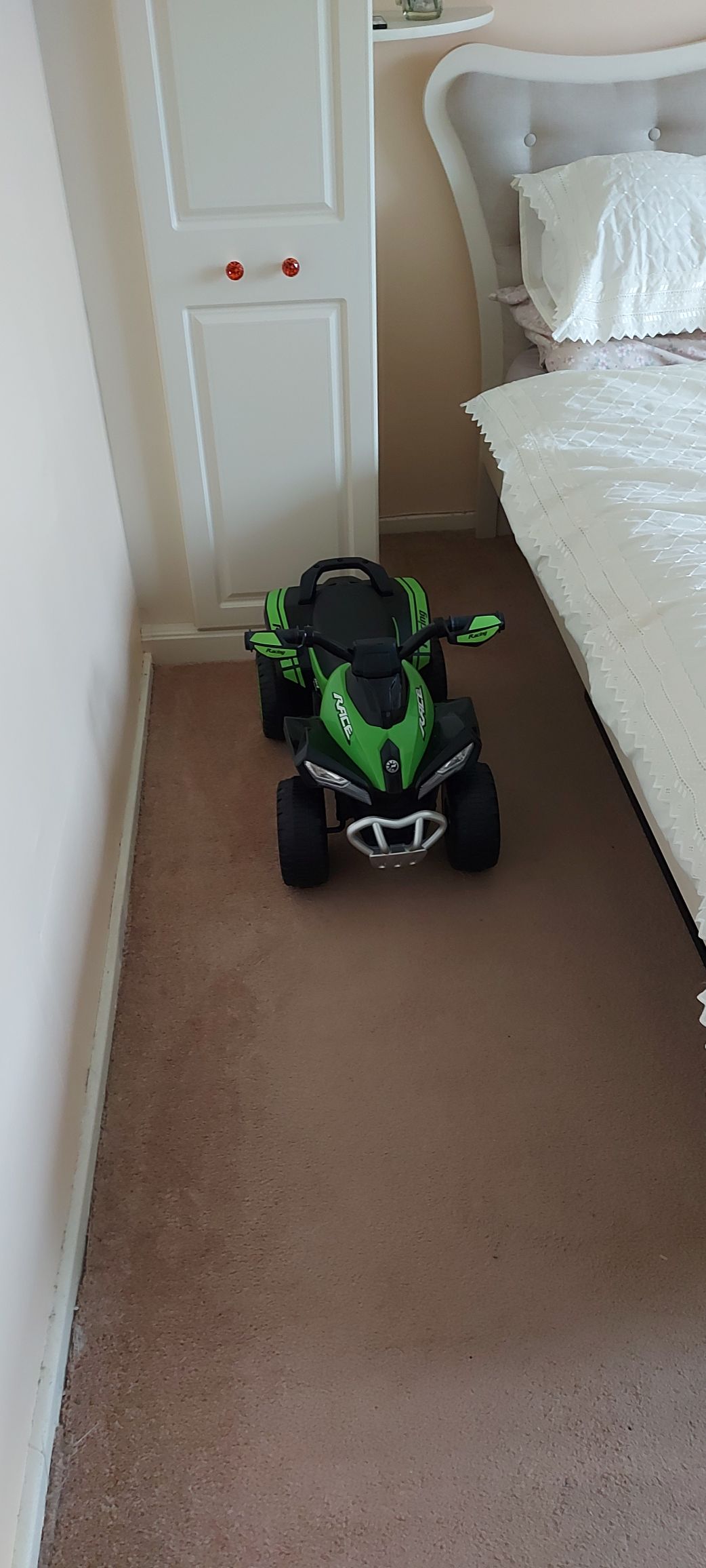 HOMCOM Toddlers 4-Wheel PP Ride On Car Walker Foot To Floor Green/Black ...