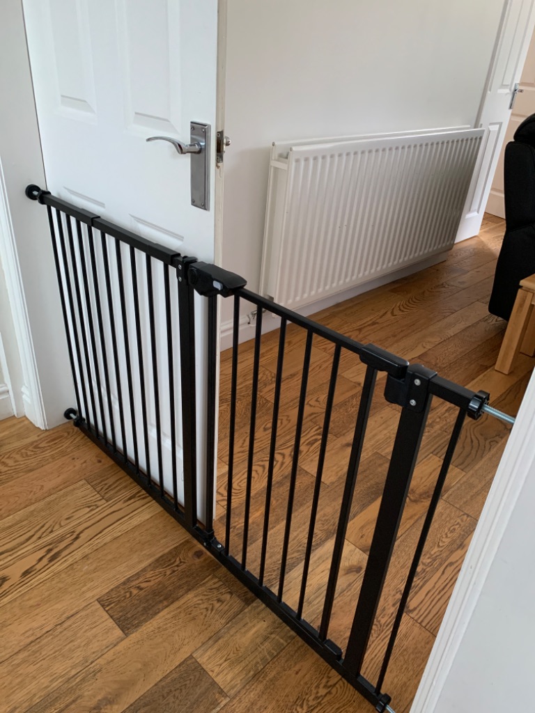 PawHut Retractable Pet Safety Gate Dog Barrier Home Doorway Corridors