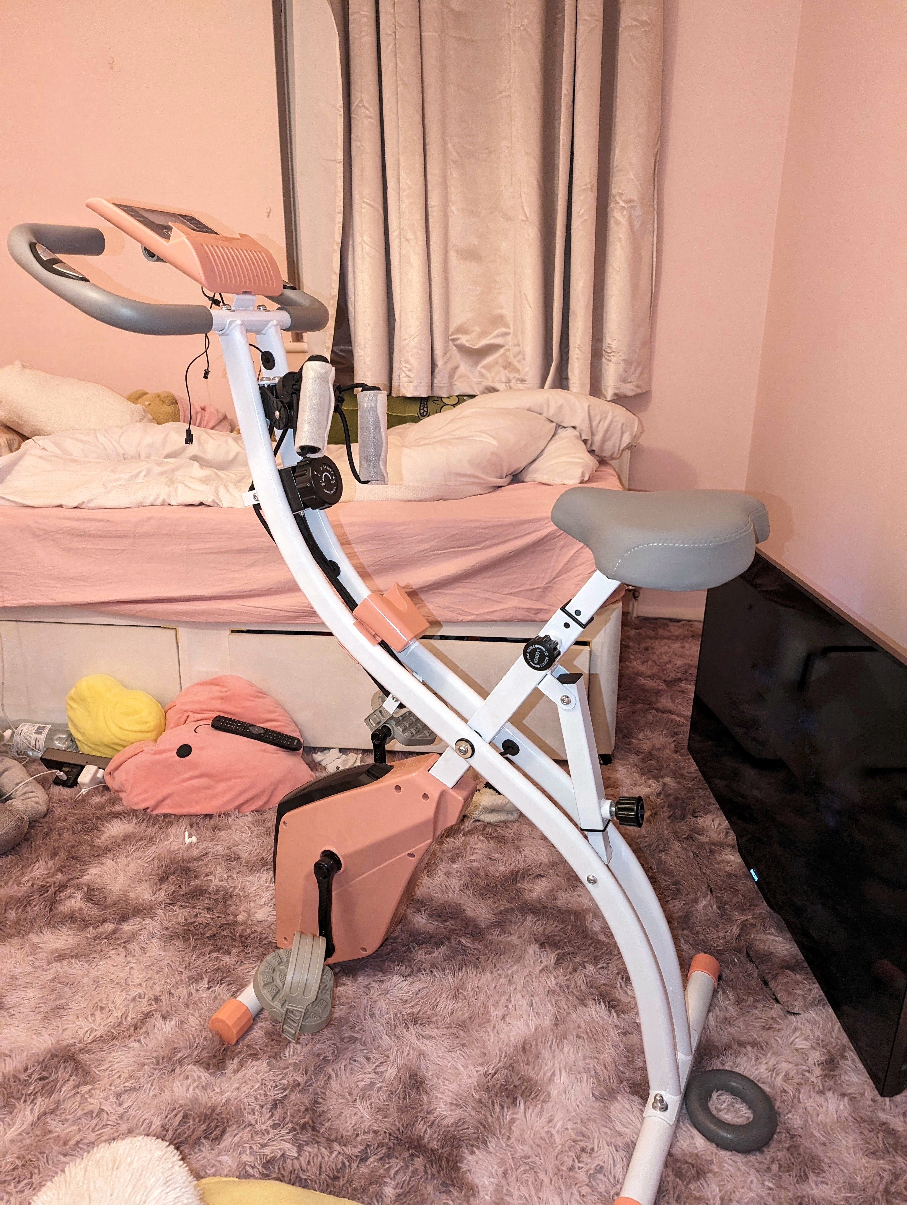 Amazing quality, Very quiet, Super Adjustable, Can be put away easily