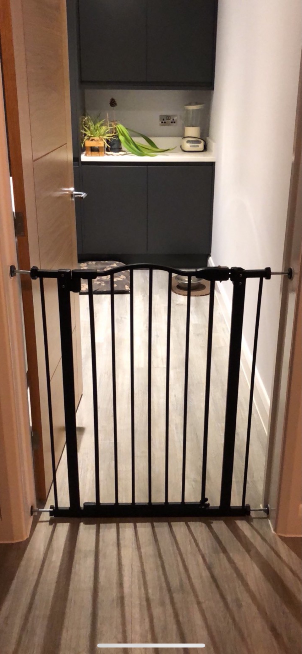 PawHut 7484cm Adjustable Metal Pet Gate Safety Barrier w/ AutoClose