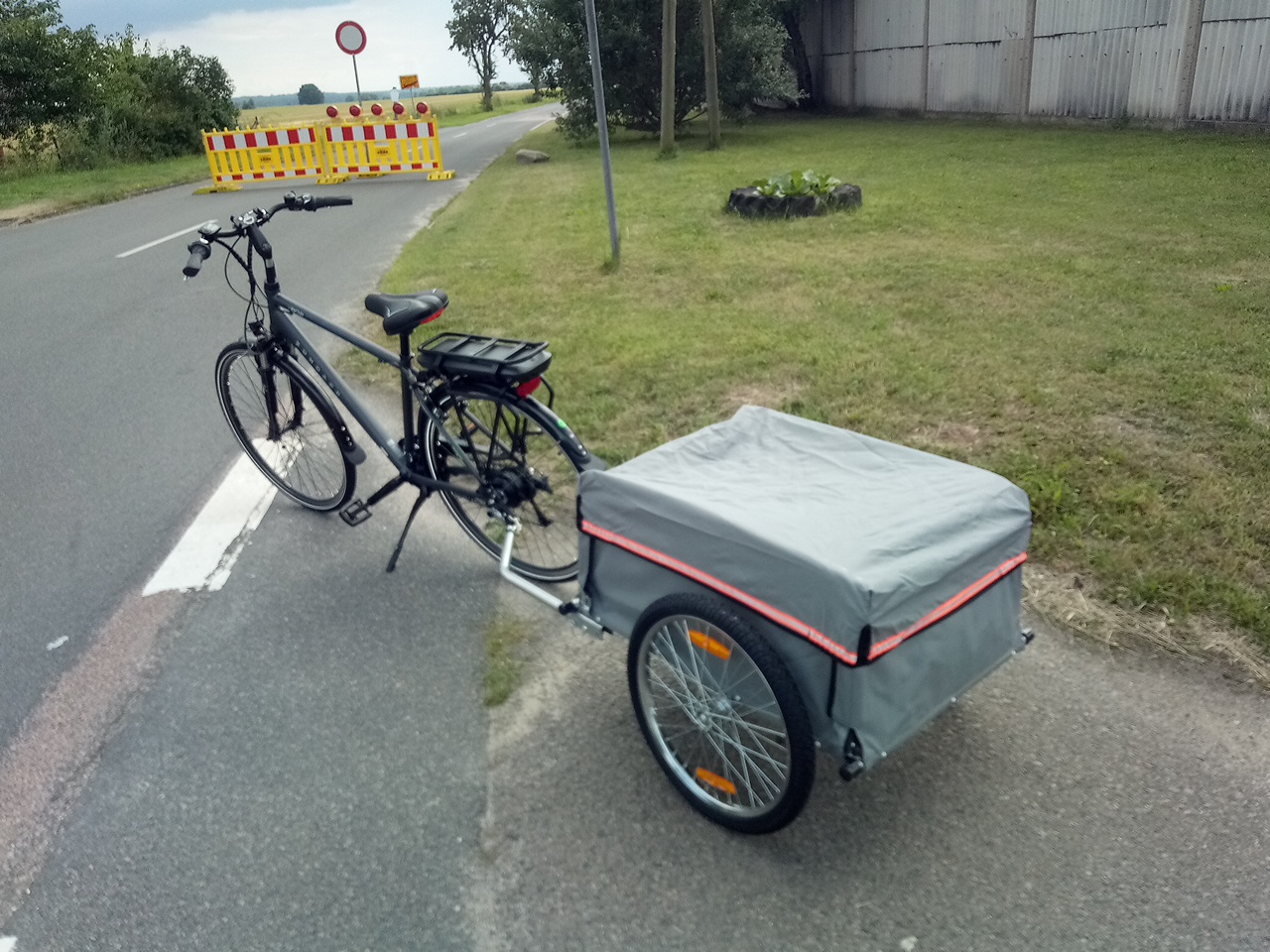 Beoordelingen Voor HOMCOM Transportaanhanger Fietsaanhanger Vrachtaanhanger Fiets Aanhanger Zwart~0uerikaib9g01