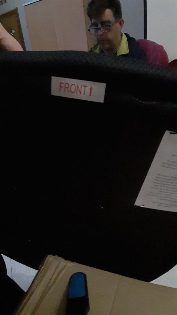 Poltrona Da Ufficio Girevole In Tessuto Mesh Nero Con Supporto Lombare E Braccioli Ribaltabili Kansi 1