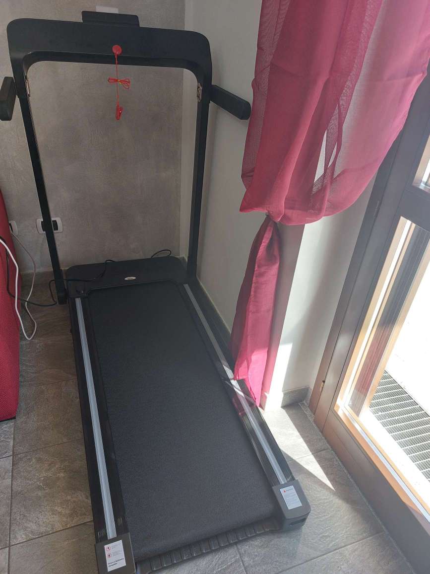 Tapis De Course électrique HOMCOM - 10 Km/h Max - Poids Max 100kg - Dimensions 130x59x96 Cm - Neuf