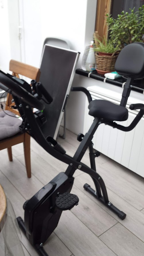Vélo D'appartement HOMCOM – Cardio Fitness, écran LCD, Guidon Réglable – Neuf