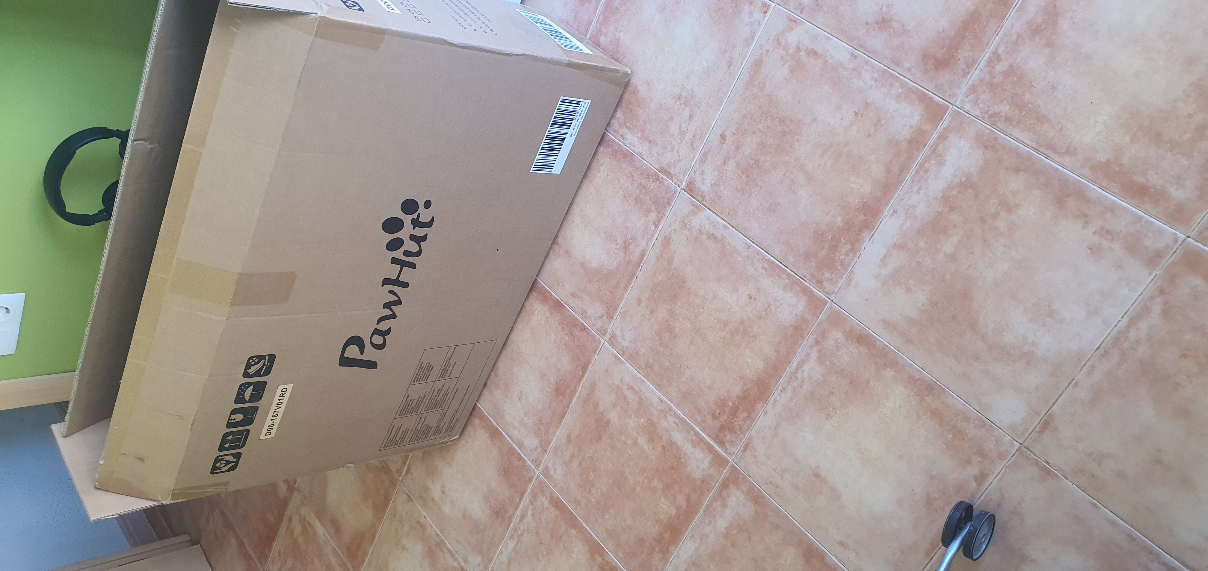 No podemos estar más contentos con el carro. Fácil montaje y plegable. Teníamos muchas ganas de que llegase, nuestra perra tiene 13 años. Gracias a este carro es feliz de venir con nosotros.