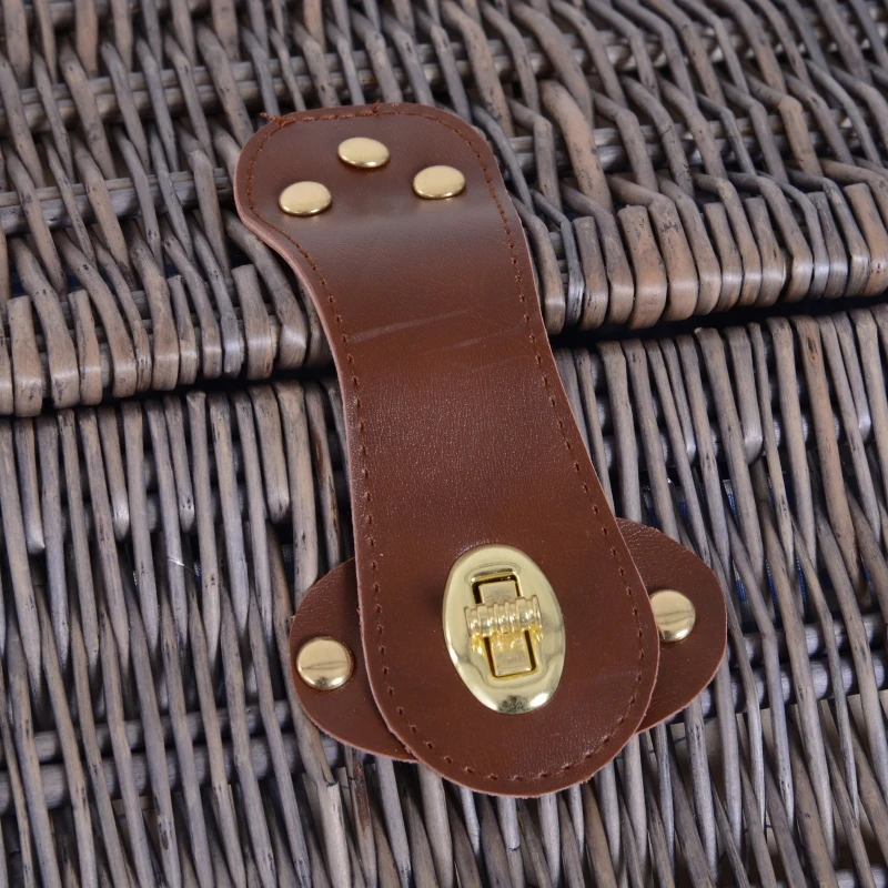 Outsunny Cesta de Picnic Canasta de Vajilla Mimbre para 4 Personas Doble Capa Incluye Accesorios 46x32x27cm