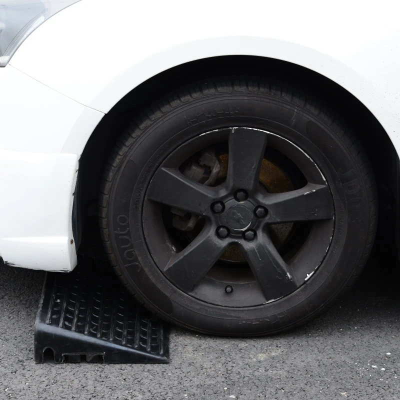 Set de 2 Rampas  para Coche de Caucho Par de Rampas Portátiles de AUTO Hasta 30 Toneladas para Remolques Scooters Carretillas 49x31x10cm