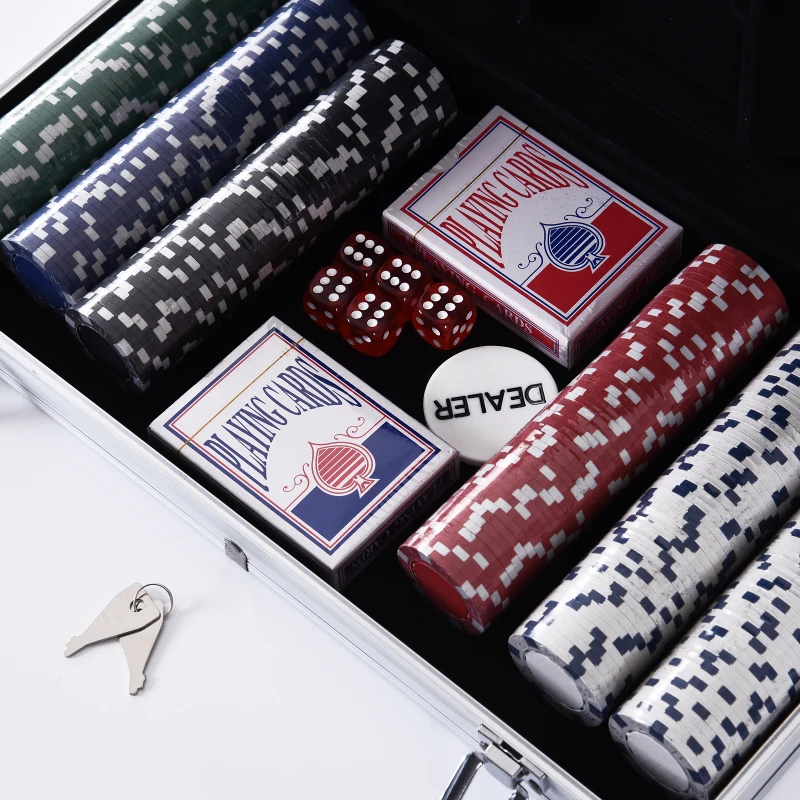 HOMCOM Poker Chips Set 300 PCs Casino Game Striped Dice 2 Decks of Cards Silver Aluminium Case