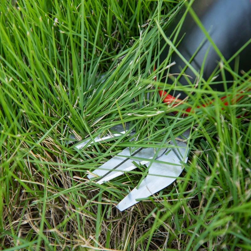 Outsunny Tesoura para Poda 2 em 1 a Bateria de 3.6V com 2 Lâminas Largas de Corte 12cm/8cm para Relva Cercas Vivas Chave de Segurança 37x6x9,5cm Vermelho e Preto