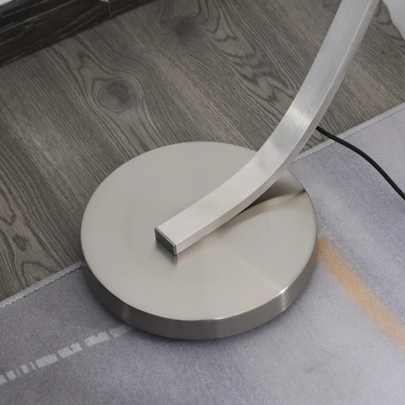 HOMCOM Luminária de piso com luz LED amarela Base de metal  Pedal interruptor Design elegante Potência máx. 18 W 50x23x149cm Prata