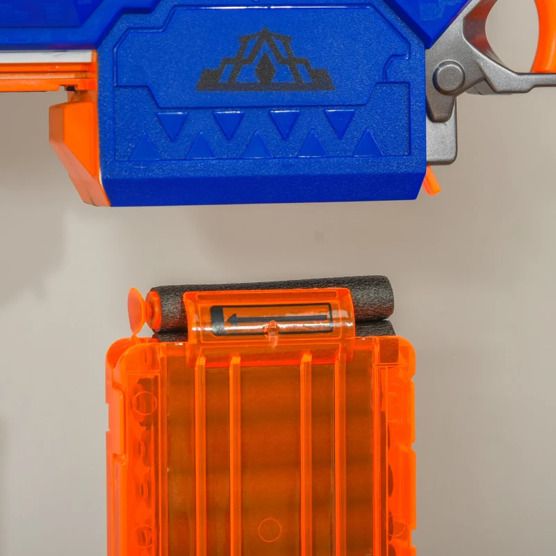 HOMCOM Toy Gun Automatic Foam Blaster Shooter with 20 Soft EVA Refill Darts Automatic Foam Blaster Gun Shooter Continuous Shot Magazine Shooting Target Board Shooting Game for Boys & Girls 8-12 Years