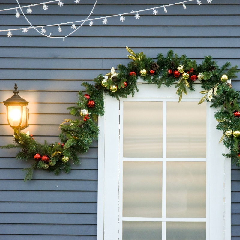 HOMCOM 9ft Decorated Artificial Christmas Garland Green