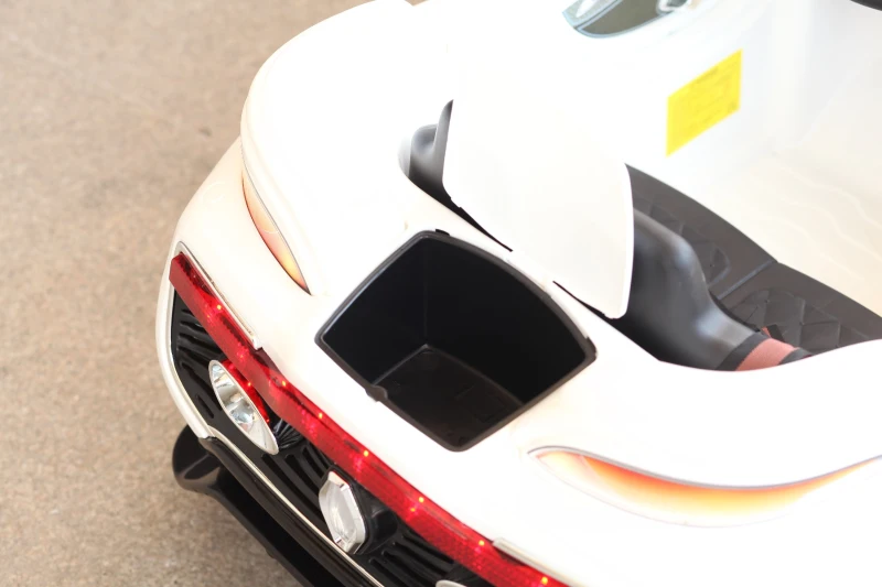 HOMCOM Macchina Elettrica per Bambini con Telecomando 12V in PP Bianco 128 × 80 × 53cm