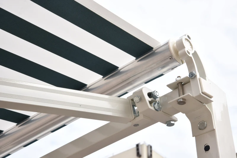 Outsunny Tenda da Sole Avvolgibile Manuale a Parete a Righe, Verde e bianco, 2.5x2m