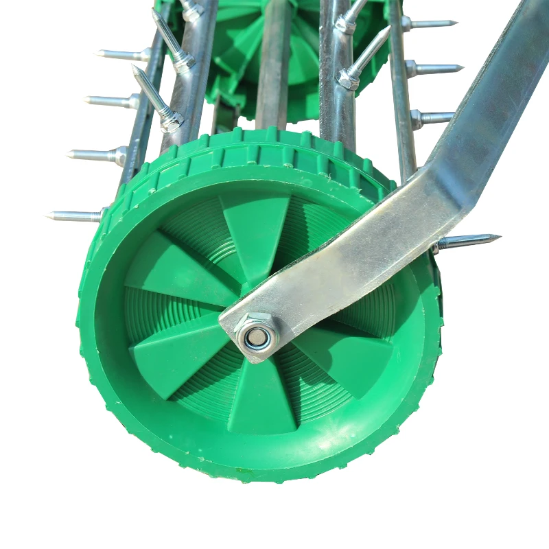 Outsunny Rastrello Scarificatore da Giardino con Ruote, 135x42x15cm