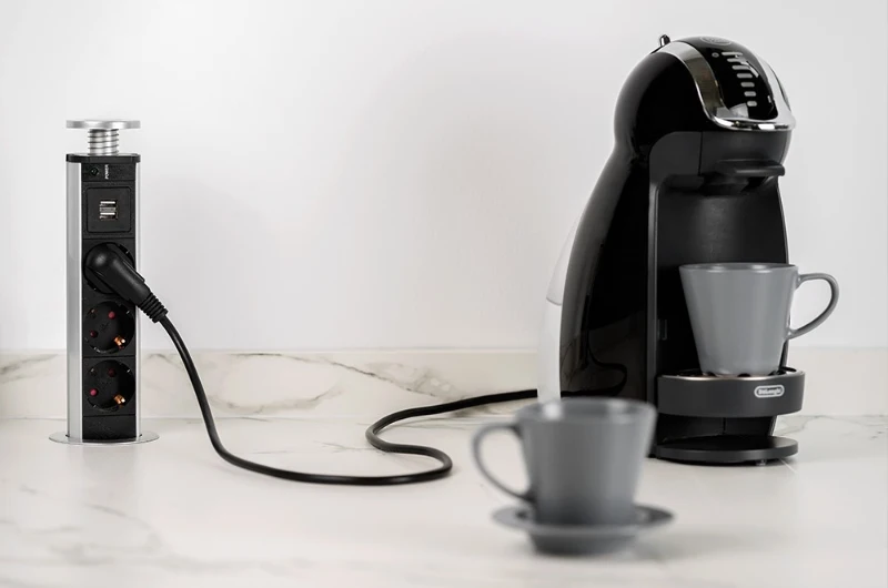 Emuca Torretta Multipresa Vertikal da incasso con 3 prese tipo Schuko e Connettori USB