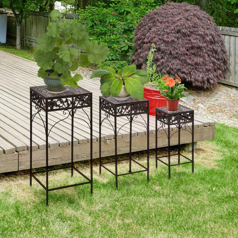 Outsunny Set di 3 Pezzi Sgabelli Supporto per Piante Classico in Ferro, MARRONE