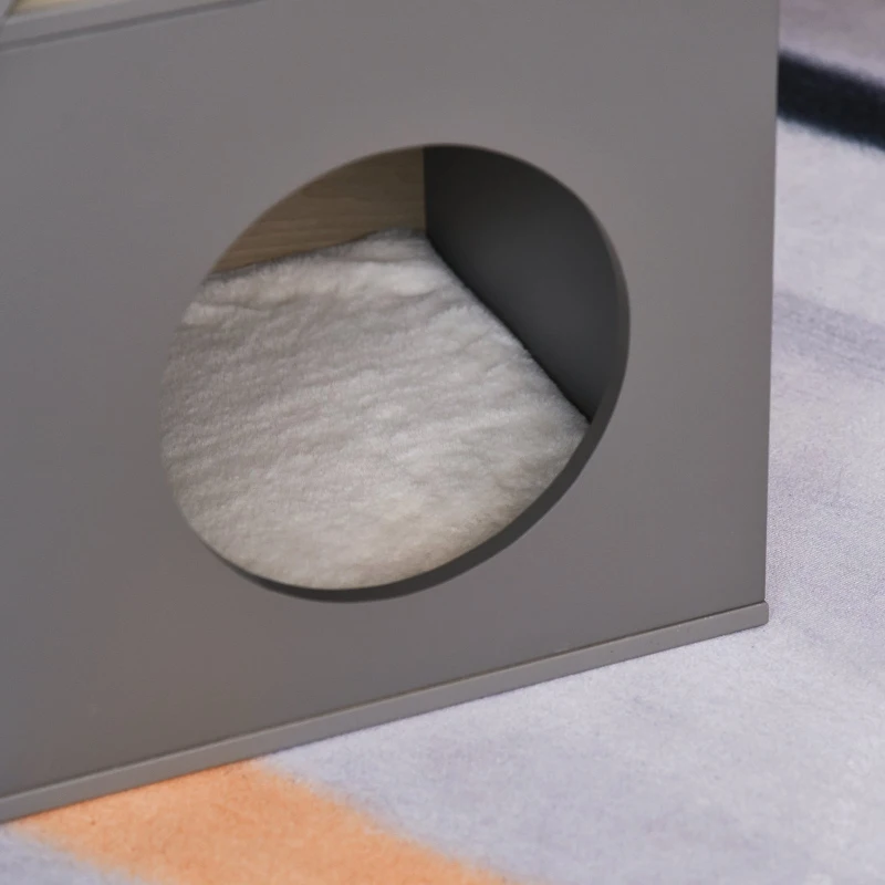 PawHut Cuccia per Gatti con Tiragraffi e Pallina in Corda Sisal, in Legno MDF, Grigia e Color Legno, 60 x 37 x 65cm