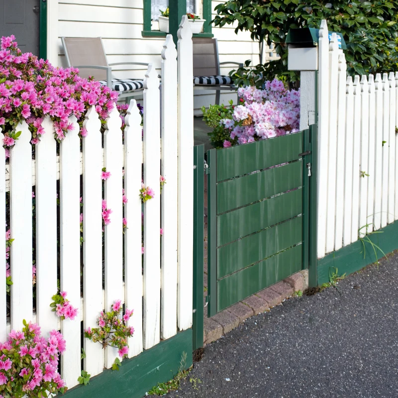 HOMCOM Porta de Vedação de Jardim Aço com Tecido Opaco Maçaneta de Fechadura 3 3 Chaves Porta de Vedação para Exterior Pátio Terraço 97x150cm Verde