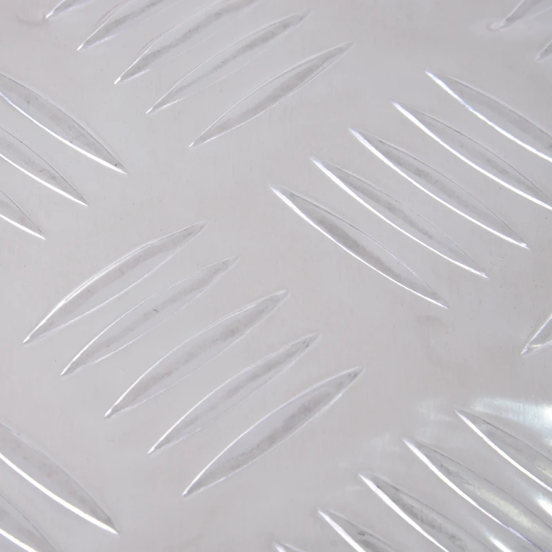 HOMCOM Aluminum Toolbox Truck Storage Box Trailer Compact Utility Tool w/Lock and 2 Keys