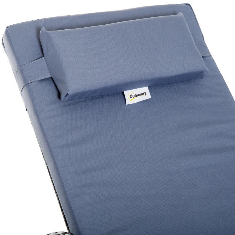 Outsunny Set 2 Lettini Sdraio e 1 Tavolino da Giardino con Materassini Imbottiti e Ruote, in Polyrattan, Grigio