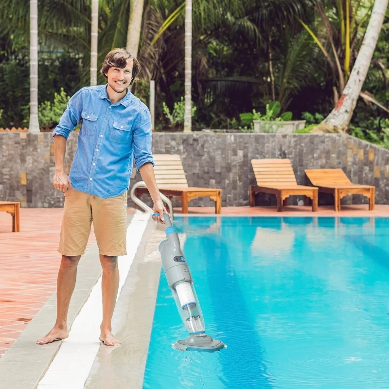 Outsunny Aspirateur de piscine électrique portable rechargeable avec brosse et cartouche filtrante, multi-vitesse, sans fil - gris et bleu