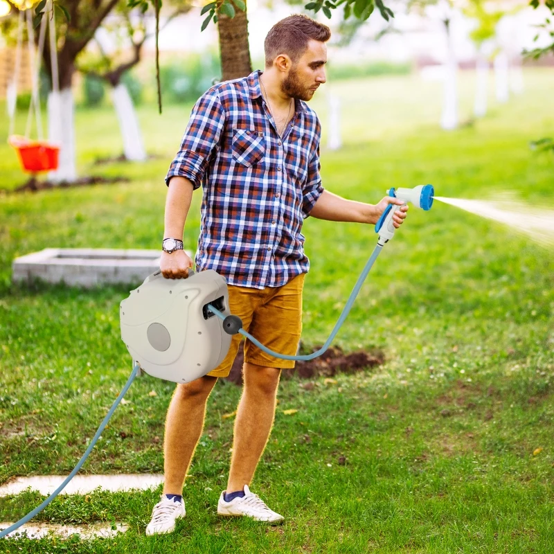 Outsunny Enrolador de Mangueira de Jardim 15,1M+1,5M Mangueira de Rega Montada na Parede Enrolador Automático com 9 Modos de Pulverização 180° Giratório 42,5x20x38cm Cinza