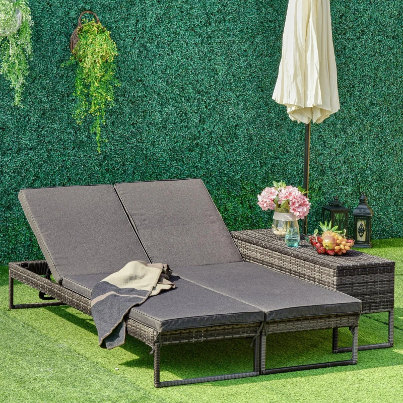 Outsunny Lot de 2 transats bains de soleil design - grand confort - matelas déhoussable, inclinaison réglable multi-positions - table basse - résine tressée grise