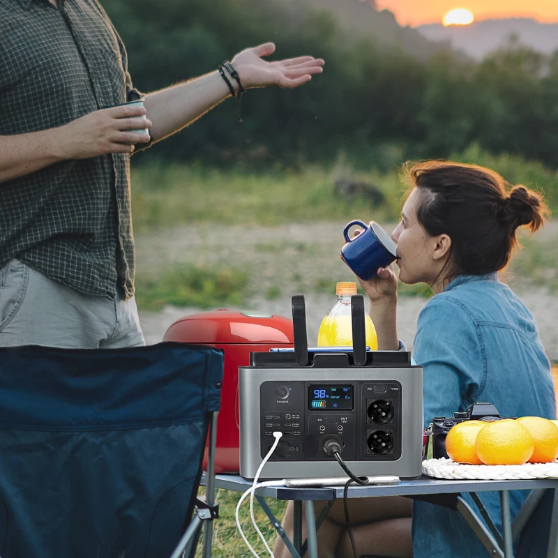 Outsunny Estação de Energia Portátil com Bateria de Litio de 614,4Wh Saídas de CA Tipo-C USB Gerador Elétrico Portátil com Luz LED de 2 Modos para Viagem Emergência 29x20,5x21cm Cinza