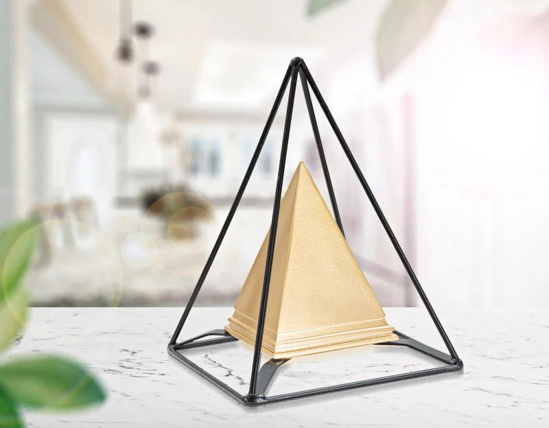 Piramide Gold Ferro cm 15X15X21