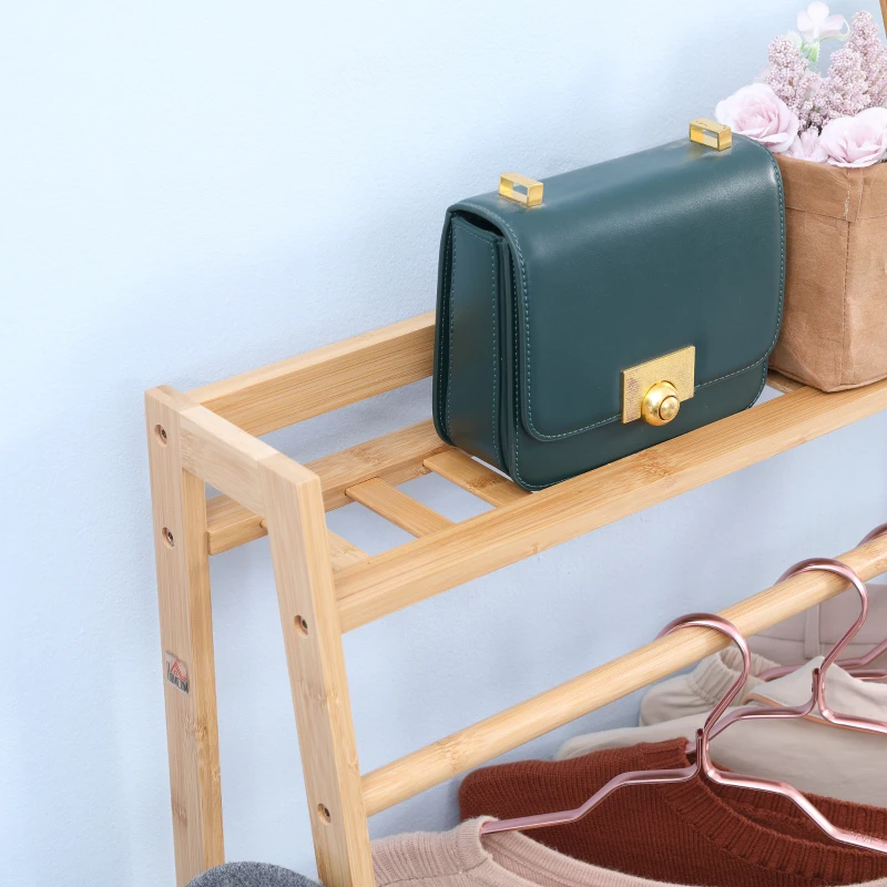 HOMCOM Suporte para Cabides de Bambu com 2 Prateleiras Abertas Barra e Ganchos Laterais para Roupa Bolsas 82x36,8x140cm Madeira