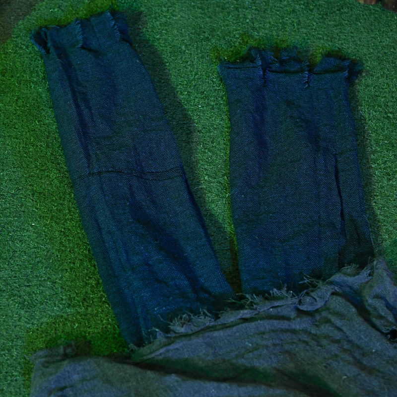 HOMCOM Halloween decoratie Zombie met LED-ogen, kruipende beweging en huilgeluiden, bewegingsgeactiveerd