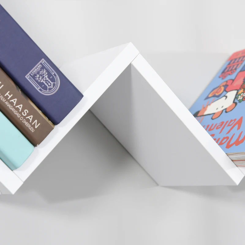 HOMCOM Estante de Pared en Forma de W Baldas Flotantes Zigzag Decoración para Oficina Estudio Sala de Estar Exhibir y Almacenar Libros 80,6x16x15,2 cm Blanco