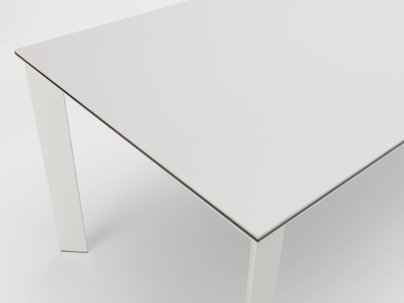 STONES Tavolo allungabile con top in ceramica su vetro temperato, gambe in metallo verniciato e allunghe in melaminico laccato, 90x140/220x75cm, ceramica bianca, bianco