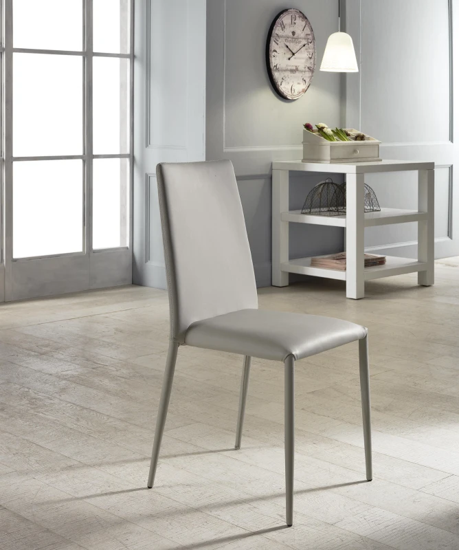 STONES Set 4 Sedie Impilabili in Similpelle con Gambe in Metallo rivestite, 40x42x96 cm, Grigio Chiaro