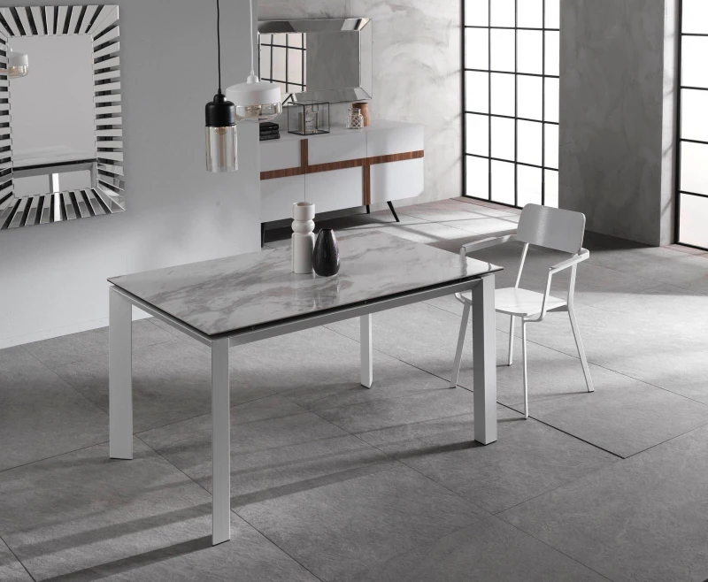 STONES Tavolo allungabile con top in ceramica su vetro temperato, gambe in metallo verniciato e allunghe in melaminico laccato, 90x140/220x75cm, ceramica marmo bianco, bianco