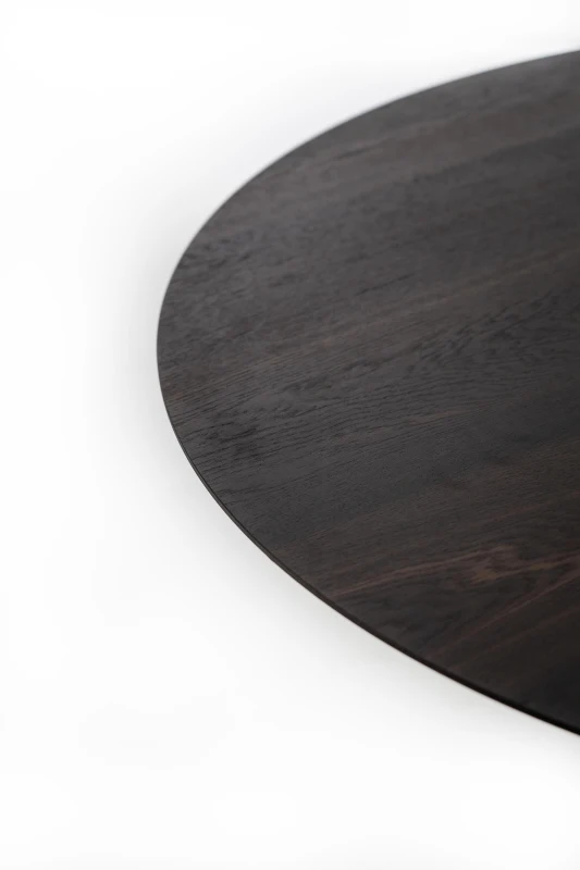 STONES Tavolo con top in rovere impiallacciato crudo, gambe in metallo, diametro 130x76cm, rovere termocotto, nero