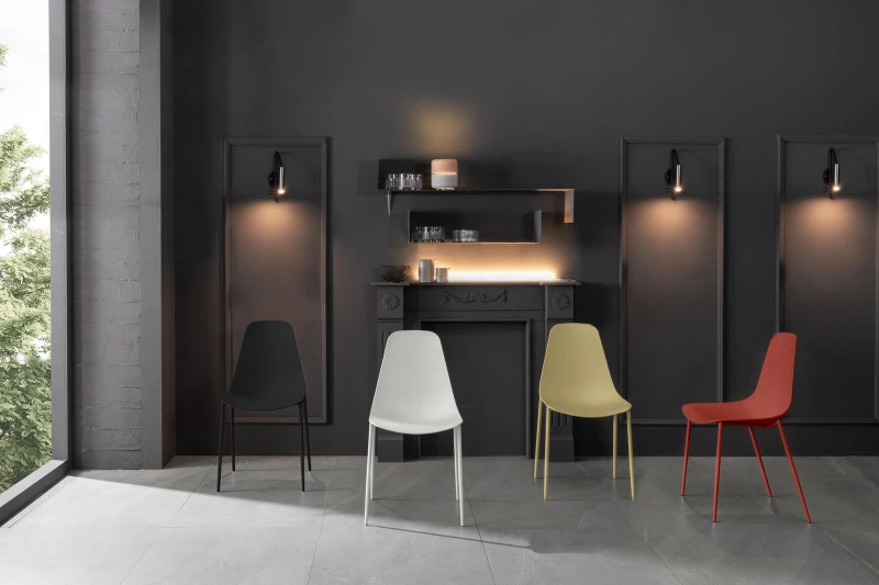 STONES Set 4 Sedie con seduta e schienale in polipropilene, gambe in metallo, 49x48.5x88cm, ruggine