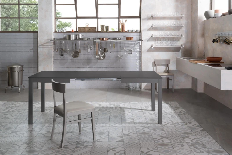 STONES Tavolo allungabile con top in melaminico e gambe in faggio massello, 80x130/210x76cm, grigio scuro