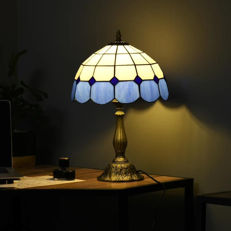 HOMCOM Candeeiro de Mesa com Desenho de Vitrais Coloridos  Candeeiro de Mesa de Vidro para Dormitório Sala de Estar Escritório Ø31x48 cm Azul