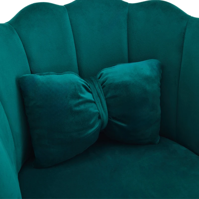 Fauteuil Design Moderne en Velours pour Salon avec Dossier en Pétale et Pieds Métalliques Dorés, Coussin Papillon, 63x58x77 cm, Vert